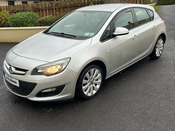 Vauxhall Astra Hatchback, Diesel, 2013, Silver