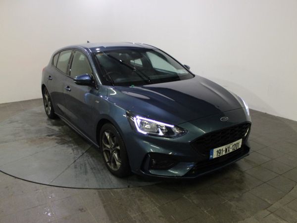 Ford Focus Hatchback, Petrol, 2019, Blue