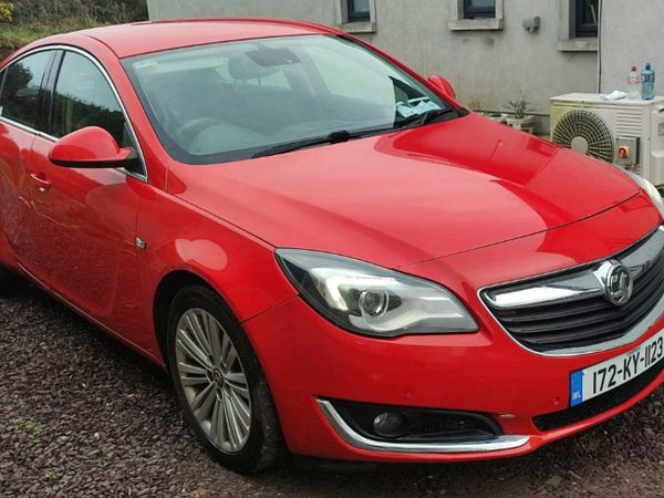 Vauxhall Insignia Hatchback, Diesel, 2017, Red