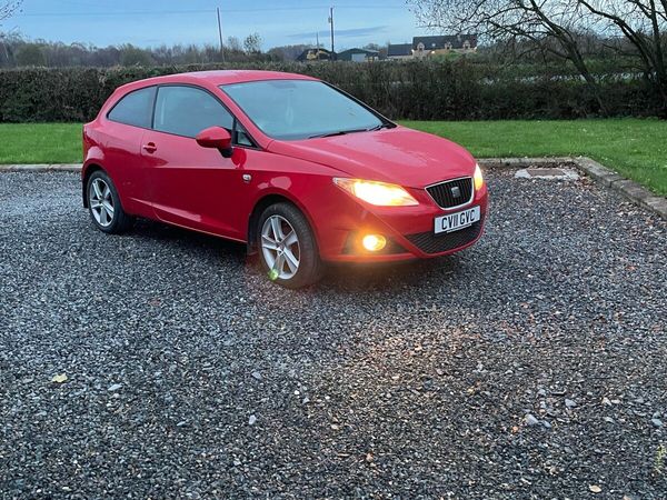 SEAT Ibiza Hatchback, Petrol, 2011, Red
