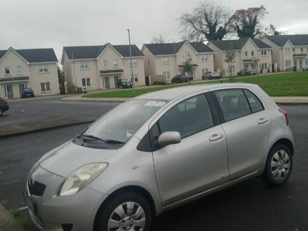Toyota Yaris Hatchback, Petrol, 2006, Silver
