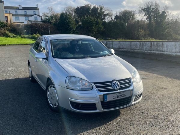 Volkswagen Jetta Saloon, Diesel, 2010, Silver