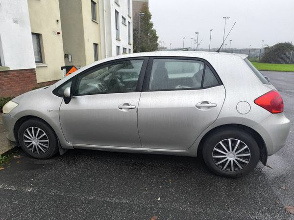 Toyota Auris Hatchback, Petrol, 2007, Silver