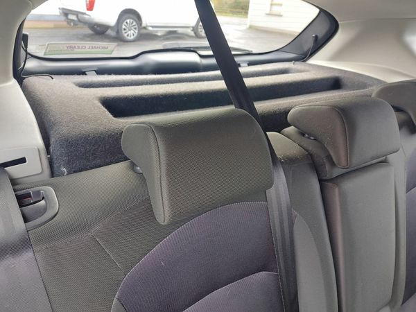 Nissan Qashqai Hatchback, Diesel, 2013, Red