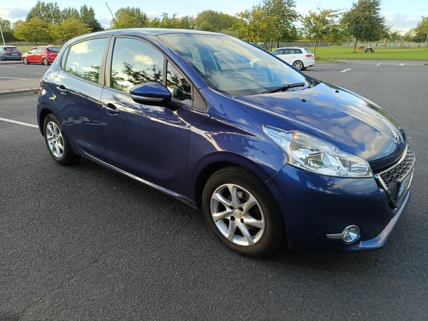 Peugeot 208 Hatchback, Diesel, 2013, Blue