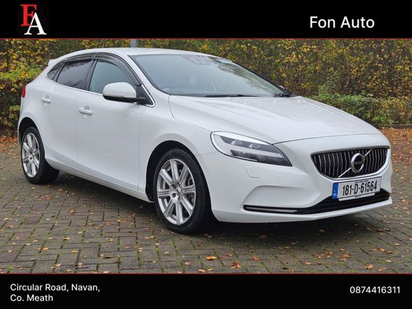 Volvo V40 Hatchback, Diesel, 2018, White