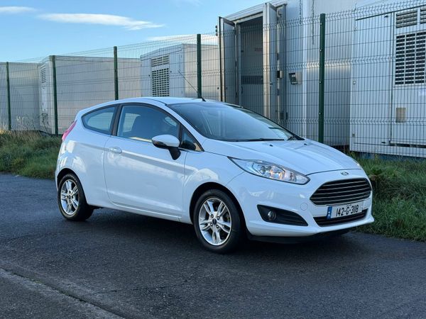 Ford Fiesta Hatchback, Petrol, 2014, White