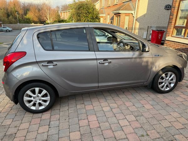 Hyundai i20 Hatchback, Petrol, 2013, Grey
