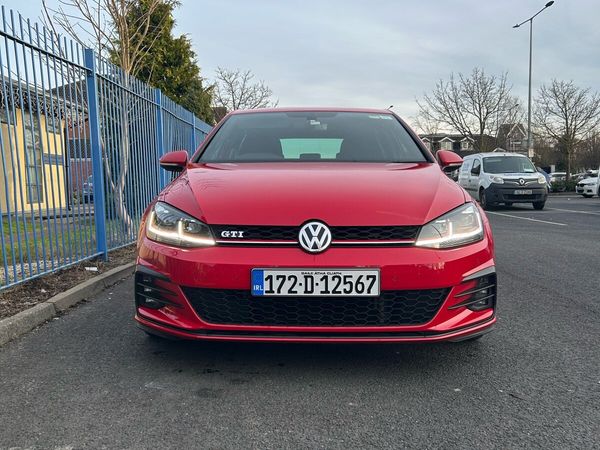 Volkswagen Golf Estate, Petrol, 2017, Red