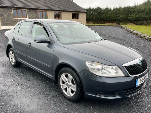 Skoda Octavia Hatchback, Diesel, 2011, Grey