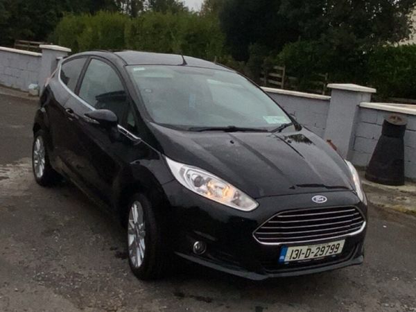 Ford Fiesta Hatchback, Petrol, 2013, Black