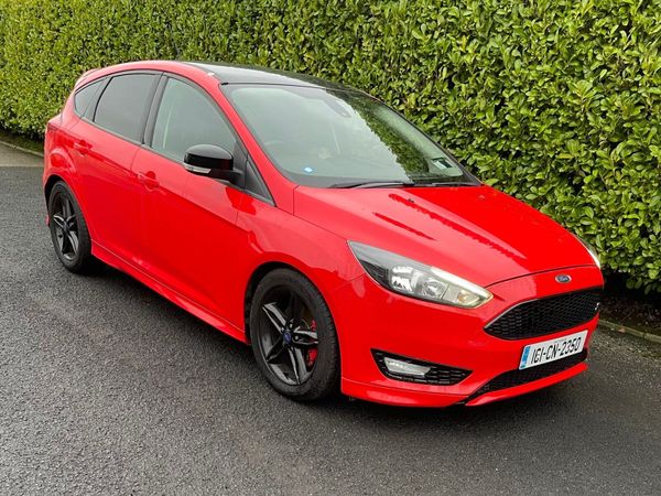 Ford Focus Hatchback, Diesel, 2016, Red