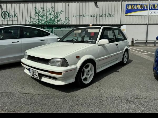 Toyota Starlet Hatchback, Petrol, 1989, White