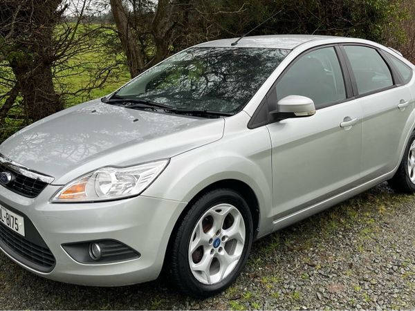 Ford Focus Hatchback, Petrol, 2011, Silver