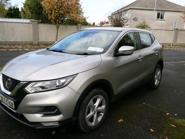 Nissan Qashqai Hatchback, Diesel, 2019, Silver