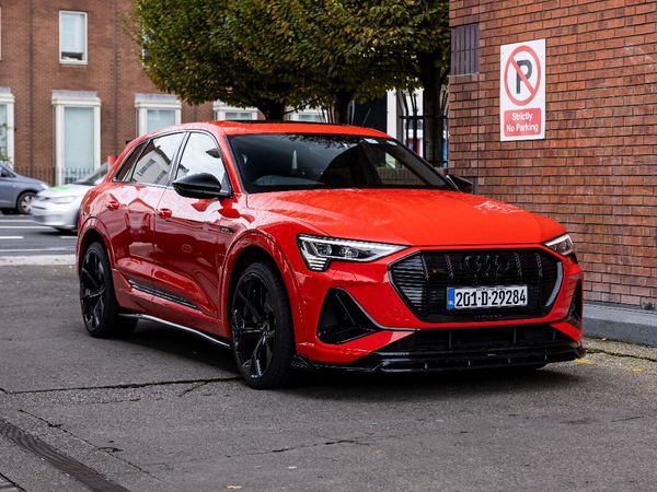 Audi e-tron Estate, Electric, 2020, Red