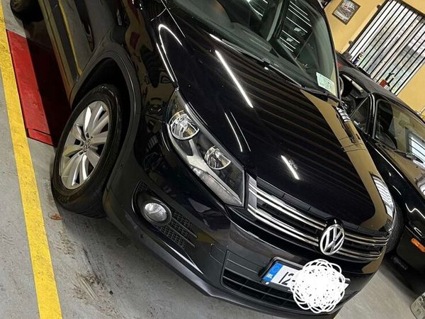 Volkswagen Tiguan SUV, Diesel, 2012, Black