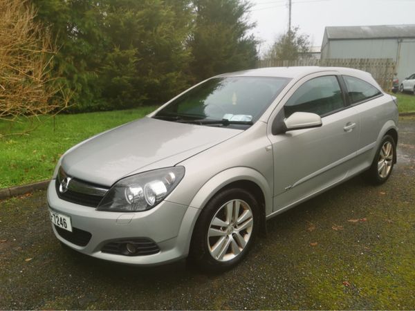 Opel Astra Hatchback, Petrol, 2009, Silver