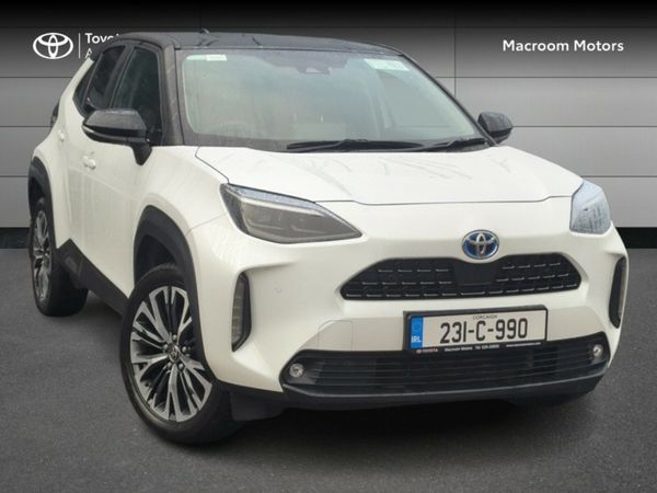 Toyota Yaris Hatchback, Petrol Hybrid, 2023, White