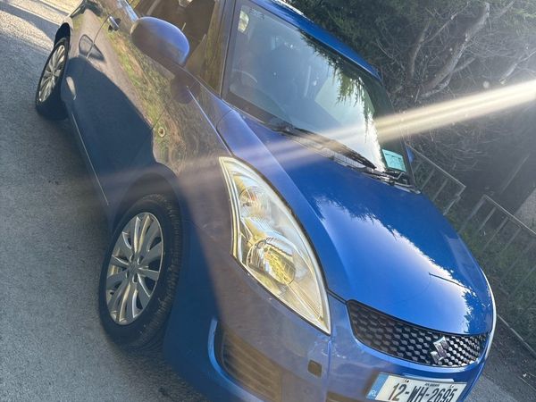 Suzuki Swift Hatchback, Petrol, 2012, Blue