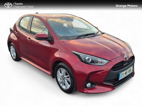 Toyota Yaris Hatchback, Petrol, 2021, Red