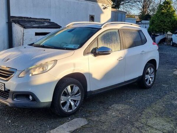 Peugeot 2008 Hatchback, Petrol, 2014, White