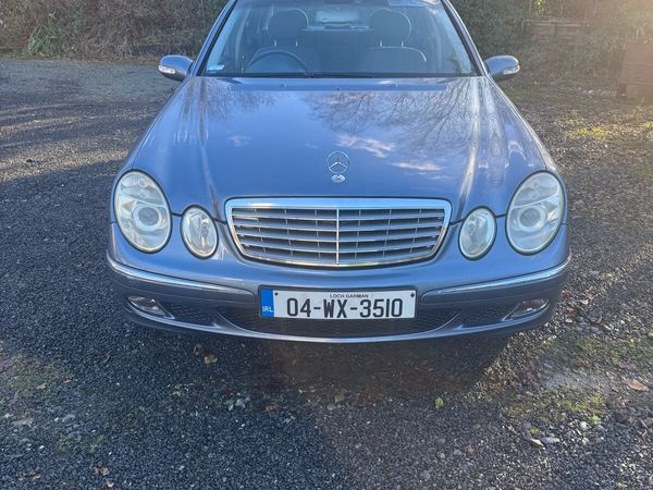 Mercedes-Benz E-Class Saloon, Diesel, 2004, Blue