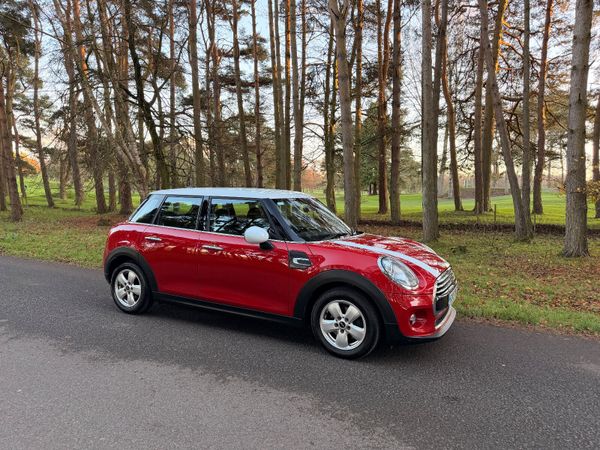 Mini Cooper Hatchback, Petrol, 2015, Red