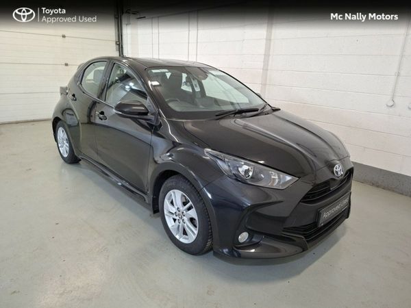 Toyota Yaris Hatchback, Petrol Hybrid, 2022, Black