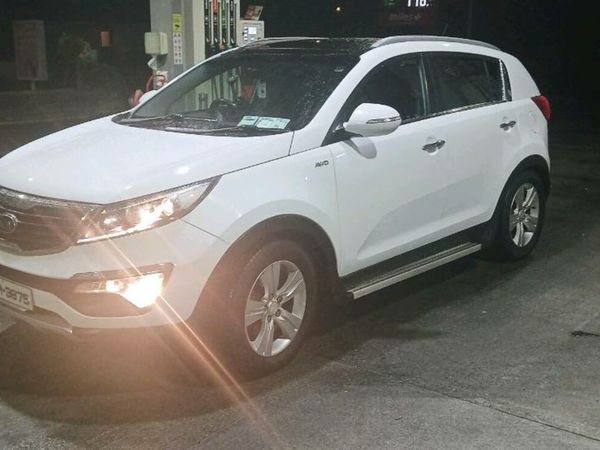 Kia Sportage SUV, Diesel, 2012, White