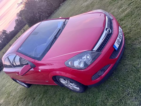 Opel Astra Hatchback, Petrol, 2008, Red