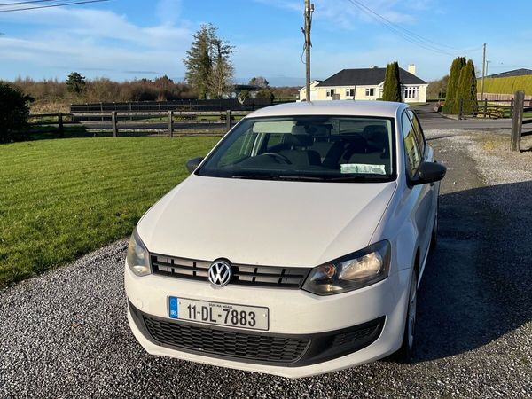 Volkswagen Polo Hatchback, Petrol, 2011, White