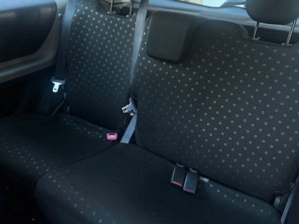 Toyota Yaris Hatchback, Petrol, 2007, Silver