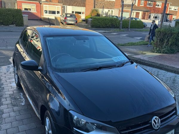 Volkswagen Polo Hatchback, Petrol, 2014, Black
