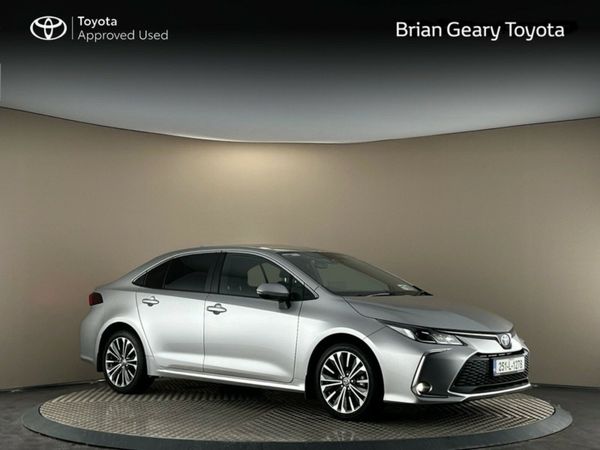 Toyota Corolla Saloon, Petrol Hybrid, 2025, Silver
