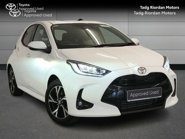 Toyota Yaris Hatchback, Petrol Hybrid, 2025, White