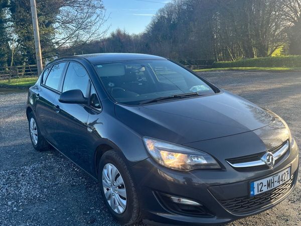 Vauxhall Astra Hatchback, Diesel, 2012, Grey