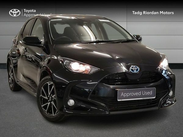 Toyota Yaris Hatchback, Petrol Hybrid, 2024, Black