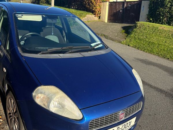 Fiat Punto Hatchback, Petrol, 2010, Blue