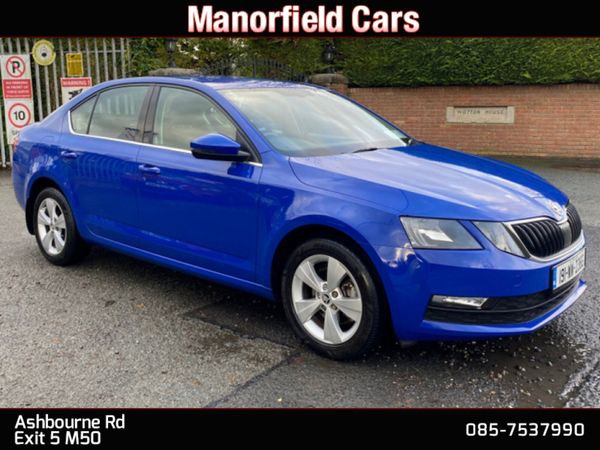 Skoda Octavia Hatchback, Petrol, 2019, Blue