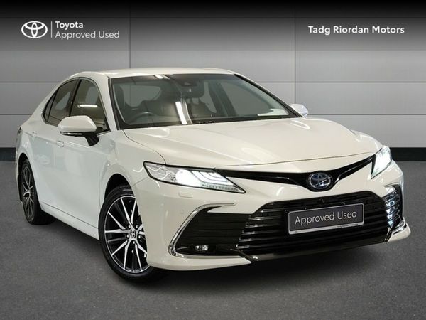 Toyota Camry Saloon, Petrol Hybrid, 2022, White
