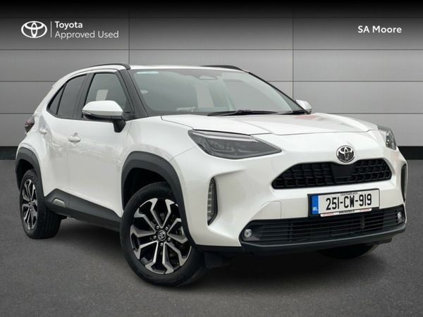 Toyota Yaris Cross Hatchback, Petrol Hybrid, 2025, White