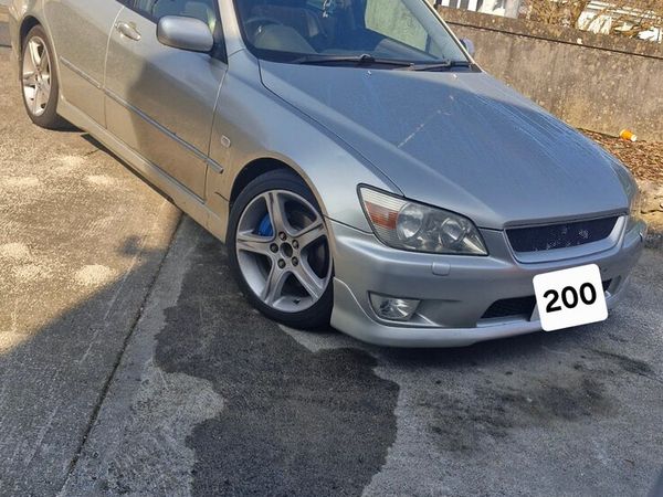 Lexus IS Saloon, Petrol, 2002, Silver