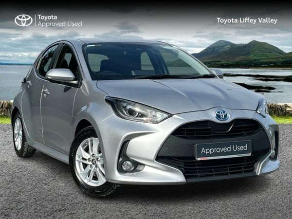 Toyota Yaris Hatchback, Petrol Hybrid, 2023, Silver