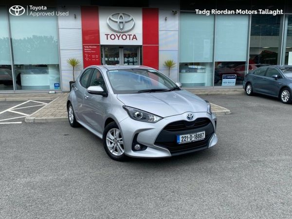 Toyota Yaris Hatchback, Petrol Hybrid, 2022, Silver