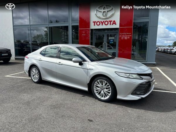 Toyota Camry Saloon, Petrol Hybrid, 2021, Silver