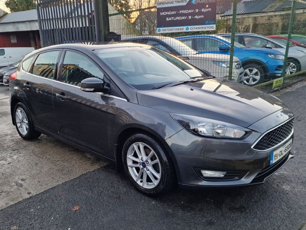 Ford Focus Hatchback, Petrol, 2015, Grey