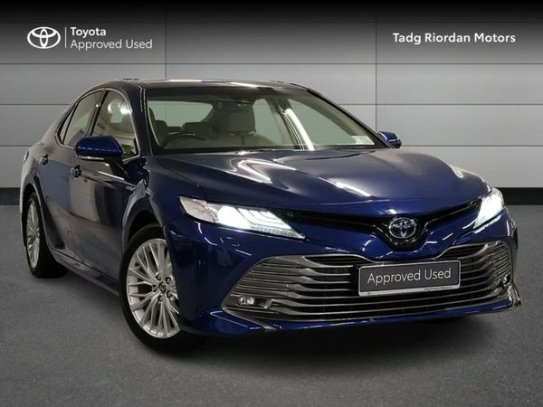 Toyota Camry Saloon, Petrol Hybrid, 2020, Blue