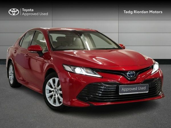 Toyota Camry Saloon, Petrol Hybrid, 2020, Red