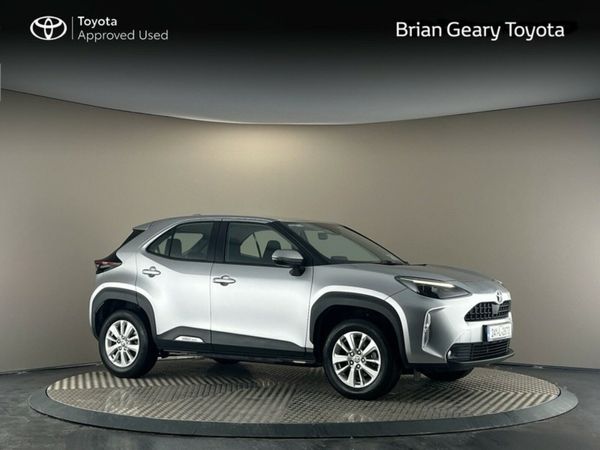 Toyota Yaris Cross Hatchback, Petrol Hybrid, 2024, Silver